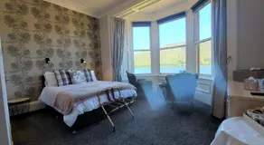 Lawriestone Guest House - Image 2