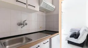 1 Bedroom Pet Friendly Apartment In Omis - Image 2