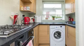 Windsor - Fabulous 1 Bed Ground Floor Apartment! - Image 4