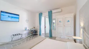 Angolo Mare Apartments & Rooms - Image 2