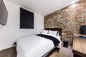 T hotel - Image 5