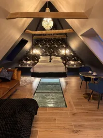 Amour Amour - Love Room - Image 2