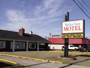 New Relax Inn Bridgeview - Image 5