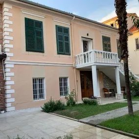 Vintage Villa - Image 5