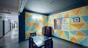 Solo Ace Hotel - Image 4