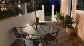 Old Olive House - Image 5
