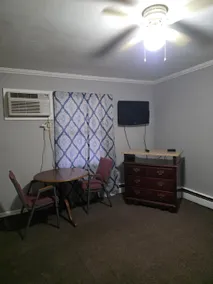 Grand Howell Inn - Image 5