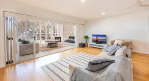 Lux Beach Front Apartment - Image 2
