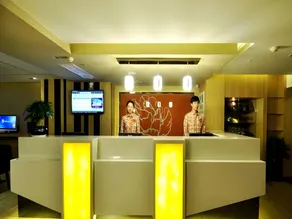 7 Days Premium Xi'an Dayan Tower Xiaozhai Metro Station - Image 2