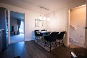 Stylish House | Sleeps 6 | Fast Wi-Fi | Parking - Image 3