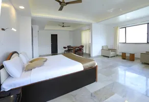 Sunrise Hill Resort - Image 2