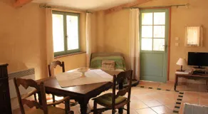 Le Moulin de la Viorne, gîte avec piscine au cœur de la nature en Haute-Provence - Image 4
