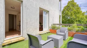 L'Oasis - Duplex - Parking Privé Gratuit - Terrasse Privée - 10mn RERD-T12 - 2 bedrooms - De 1 à 6 personnes - Shopping Mall - Primark - Piscine - Patinoire - Théâtre - Cinéma - Bibliothèque - Image 4