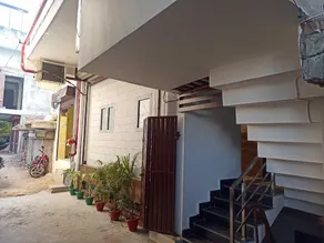 OYO Hotel Budget Inn Near Gomti Riverfront Park - Image 1