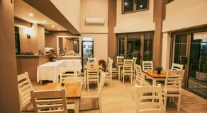 Hotel Romeo - Image 4