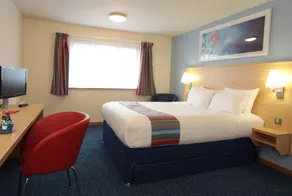 Travelodge Dunfermline - Image 4