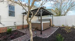 Parma Home w/ Hot Tub and Arcade room! - Image 4