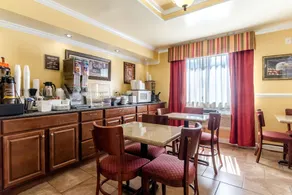Rodeway Inn & Suites Jacksonville near Camp Lejeune - Image 4