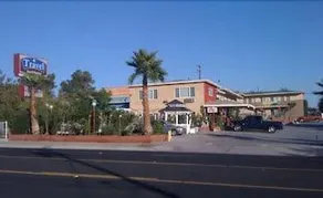 Travel Inn And Suites - Image 2