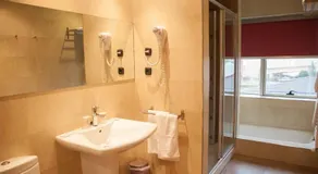 Hotel Izelai - Image 2