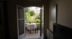 Bright apartment with balcony close to the beach #4 - Image 4