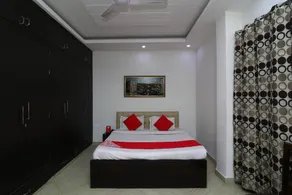 OYO 27645 Santosh Residency - Image 5