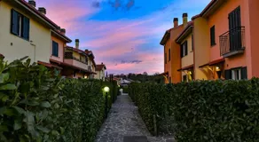 esiloM Aparthotel - Image 4
