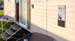 Beautiful caravan at Kent coast with wrap around decking and free WiFi sleeps 6 - Image 2