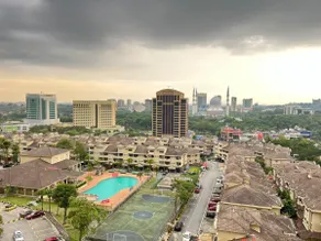 Homestay MAHLIGAI VIEW near Masjid Shah Alam, UITM Shah Alam, I-City, stadium shah alam, SACC, PKNS, IDCC, MSU, 17 min kuala lumpur & klang, max 10 people, free food, snooker, pingpong, indoor games, swimming pool, fast wifi - Image 5