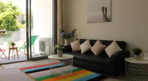 Exquisite Family Home +Parking, Close to CBD - Image 2