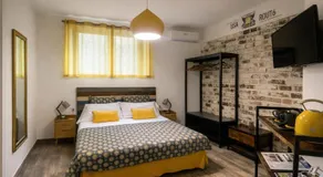 INDUSTRIAL CHIC HOUSE - Private parking - Image 2