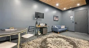 Indigo Pass Boutique Hotel - Image 3