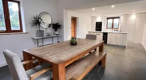 Oak Barn-ideal for Nec,Hs2,BHX,family gatherings - Image 5