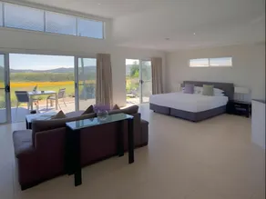 Azjure Studio Retreat - Image 2