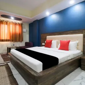 Closed hotel - Image 3