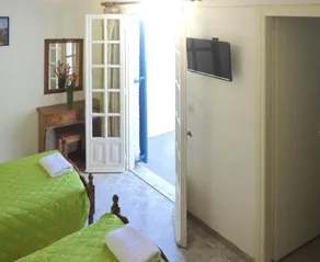 Anna Maria Rooms Santorini - Image 2