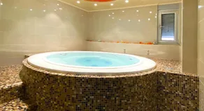 Freya SPA Apartments - Image 5