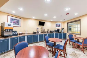 Americas Best Value Inn Searcy - Image 4