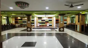 Hotel New Holiday Inn - Image 3