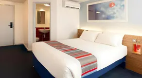 Travelodge Worthing Seafront - Image 5