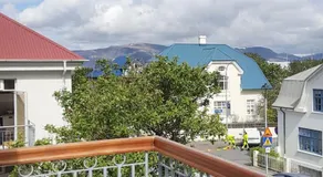 Refurinn Reykjavik Guesthouse - Image 3