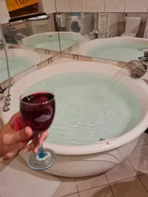 HotTub Comfy Apartment - Image 2