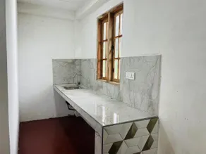 Green Cottage - Image 4