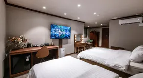 New Cheonji Hotel - Image 4
