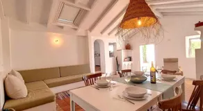 Casa Típica com Pátio e Tanque - Image 4