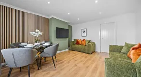 2 Bedroom House in Greenock with Free Parking - Close to Clyde Shipyard - Image 2