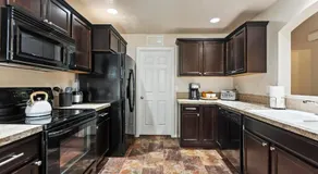 Pet Friendly Stay Sleeps 9 Pool Workspace - Image 3