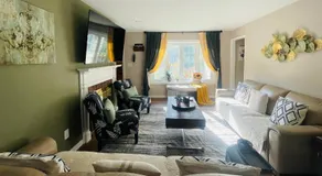 Private Estate, walk to Princeton downtown, 3 Bedrooms, 2 Bath, with Free Parking - Image 2
