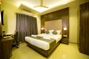 Hotel Plaza Heights - Image 2