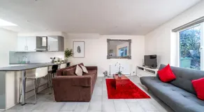 1 bed Deluxe South London - Image 2